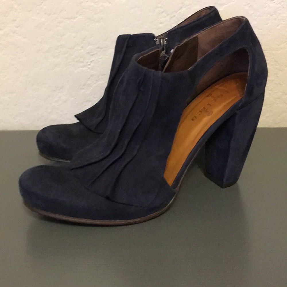 Coclico blue suede ankle booties